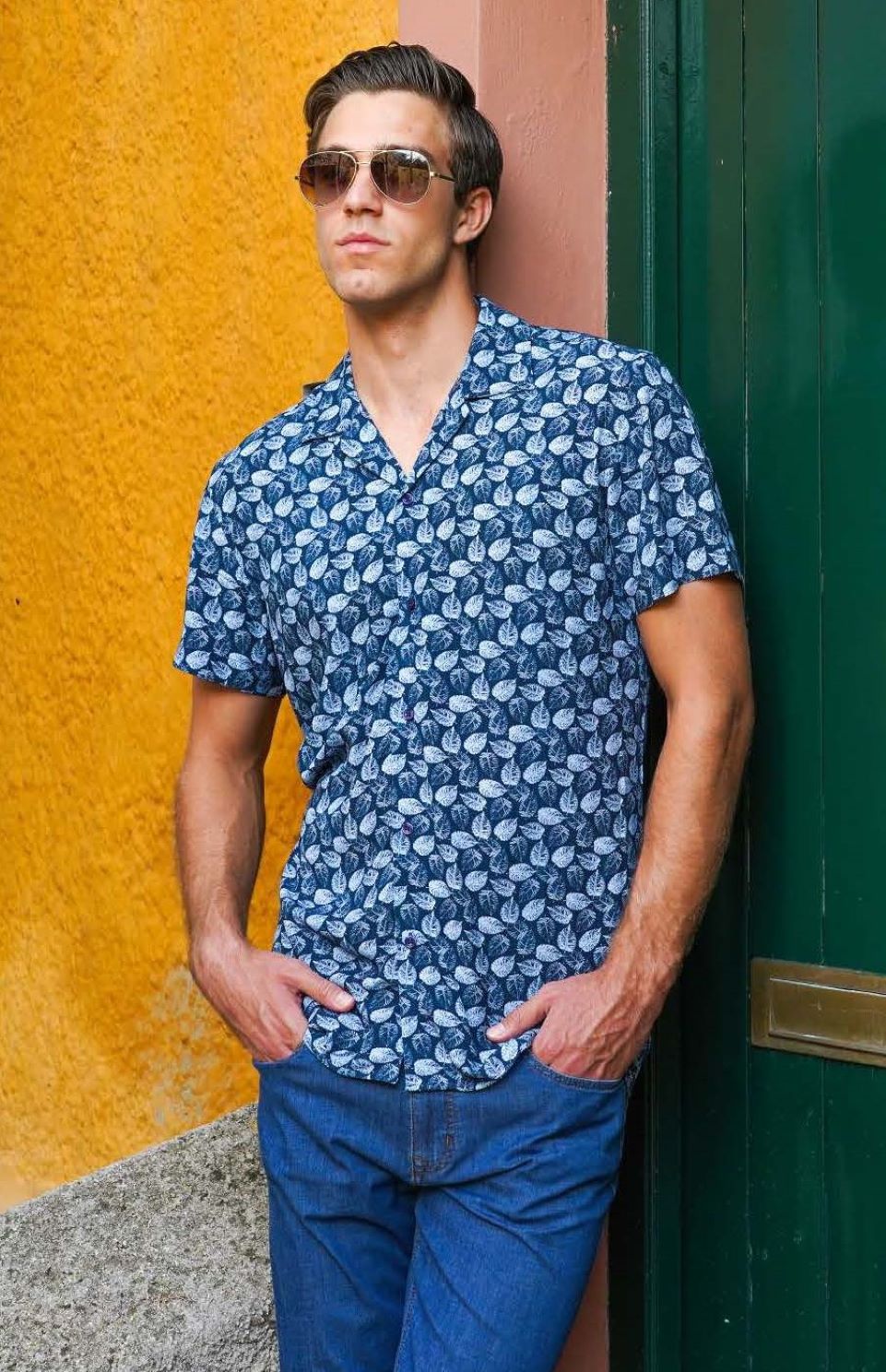 BLUE SHORT-SLEEVE SHIRT